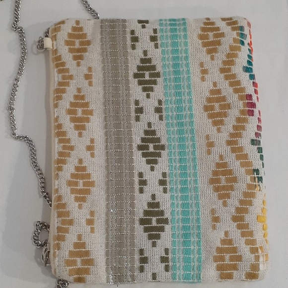 Small Women's Fabric‎ Pouch Purse with Silver Crossbody Chain Geometric Pattern - Picture 2 of 7